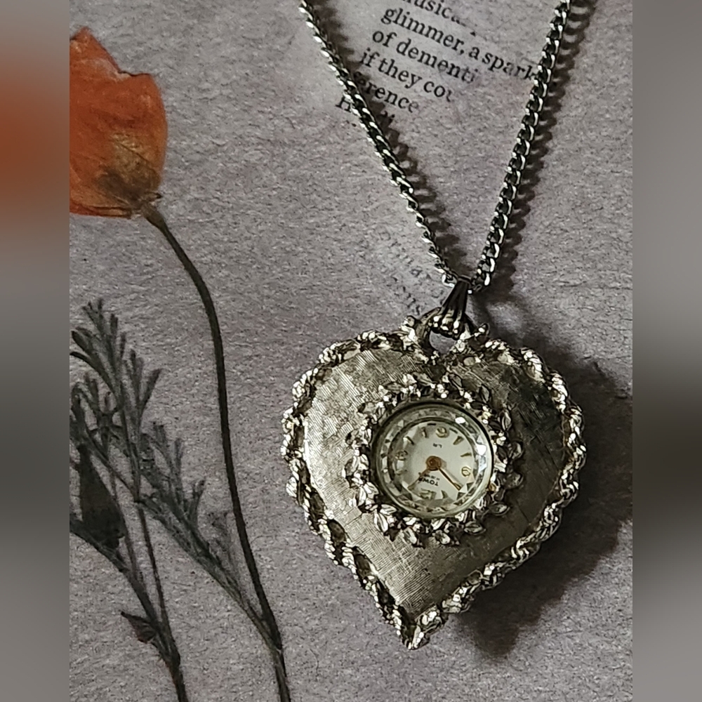 Vtg. 17 Jewel Watch Pendant Necklace,  Wind-up